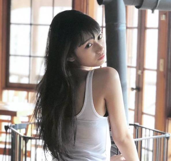 D級雪乳火辣S型曲線黑崎莉奈-第1章-图片4