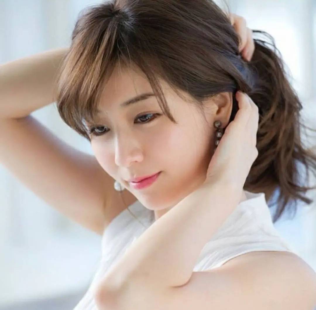 美女主播裸身秀美乳田中美奈實-第1章-图片2