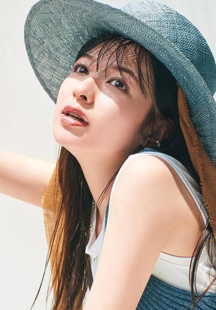 時尚模特演員既氣質又性感森繪梨佳-第1章-图片1