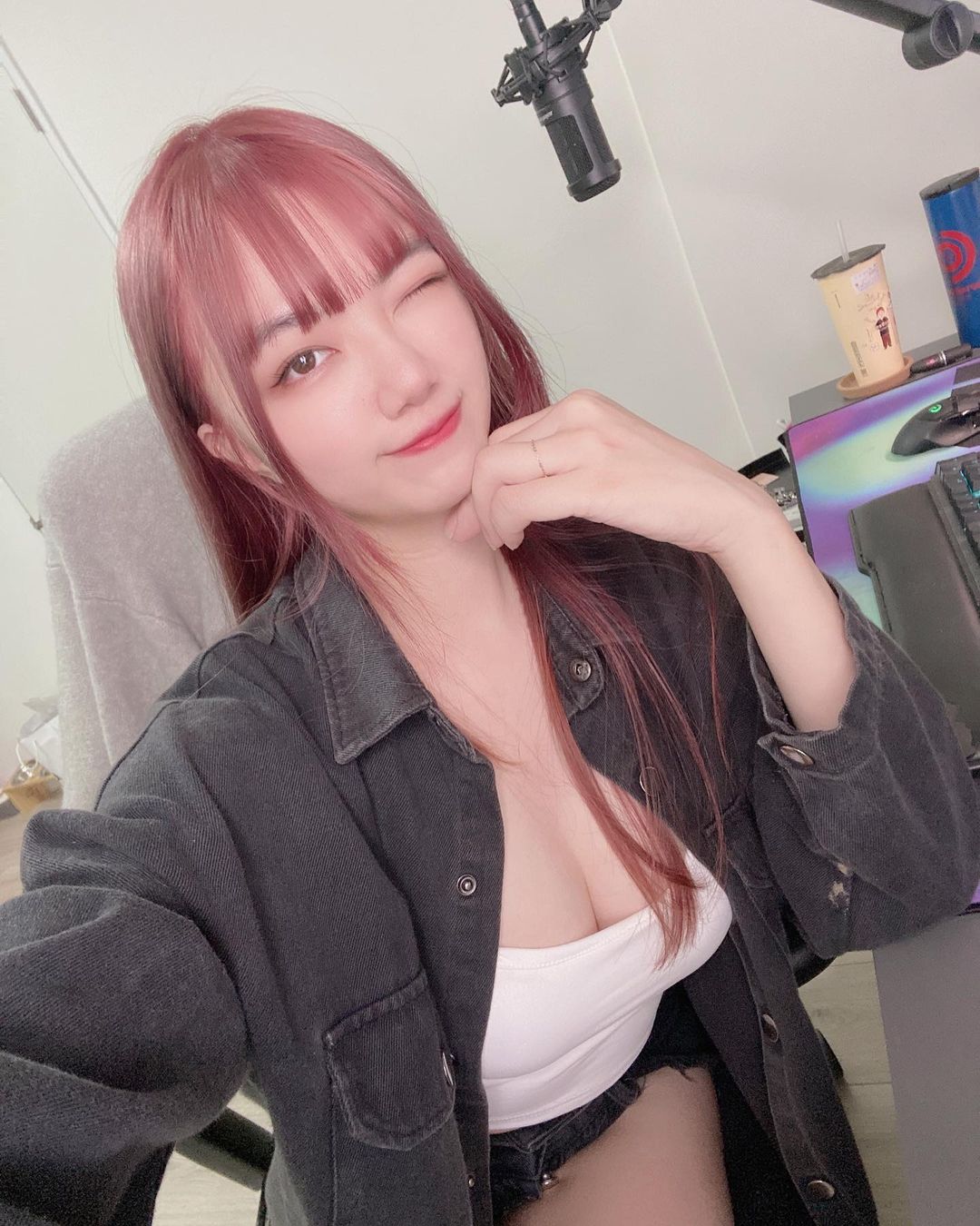 超愛打遊戲的電眼正妹~珈琳-第1章-图片4