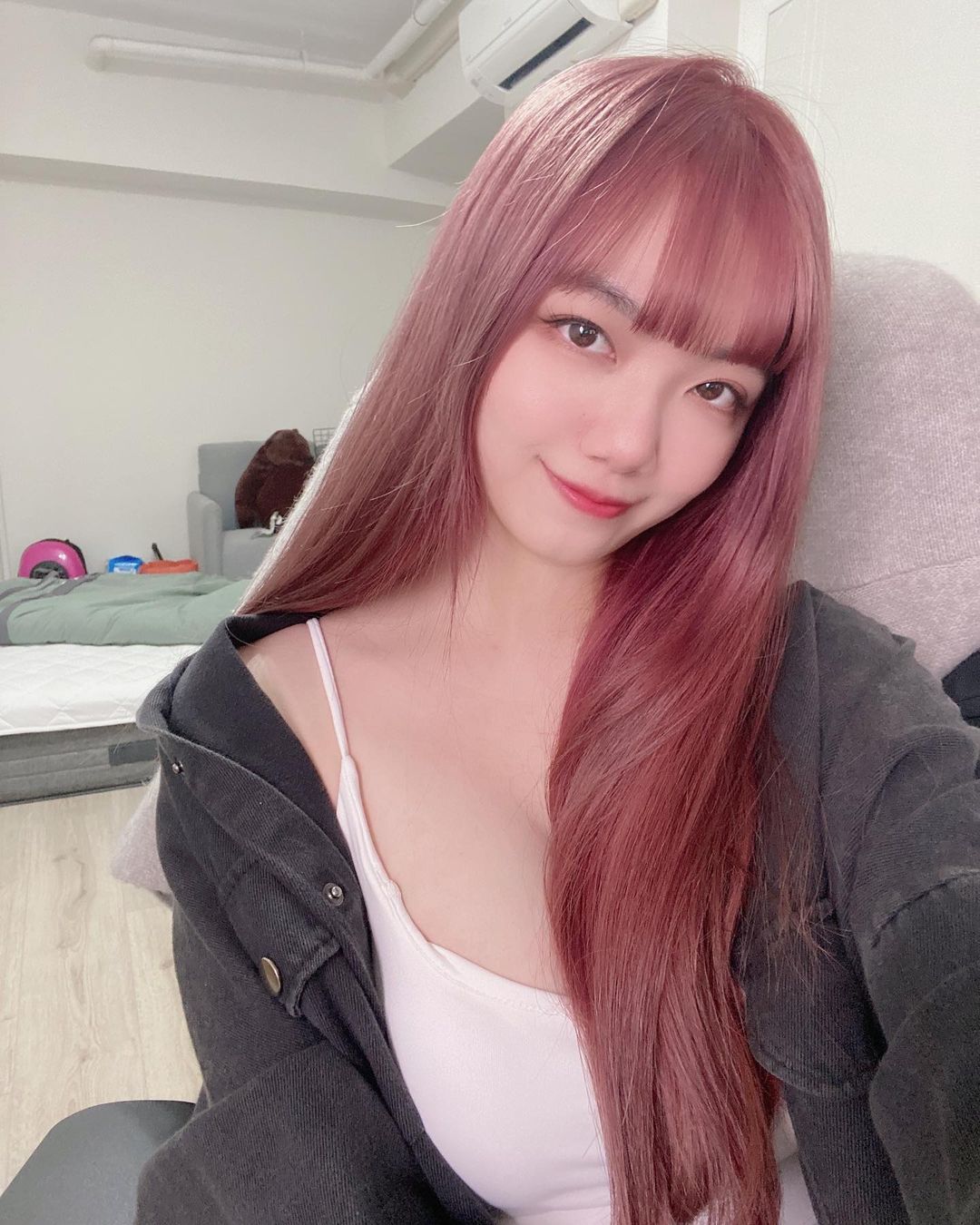 超愛打遊戲的電眼正妹~珈琳-第1章-图片6