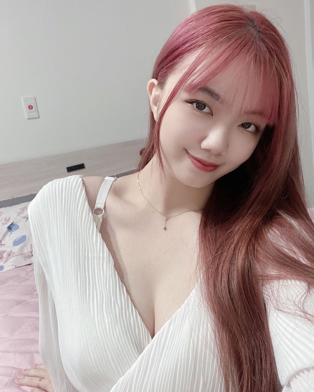 超愛打遊戲的電眼正妹~珈琳-第1章-图片16