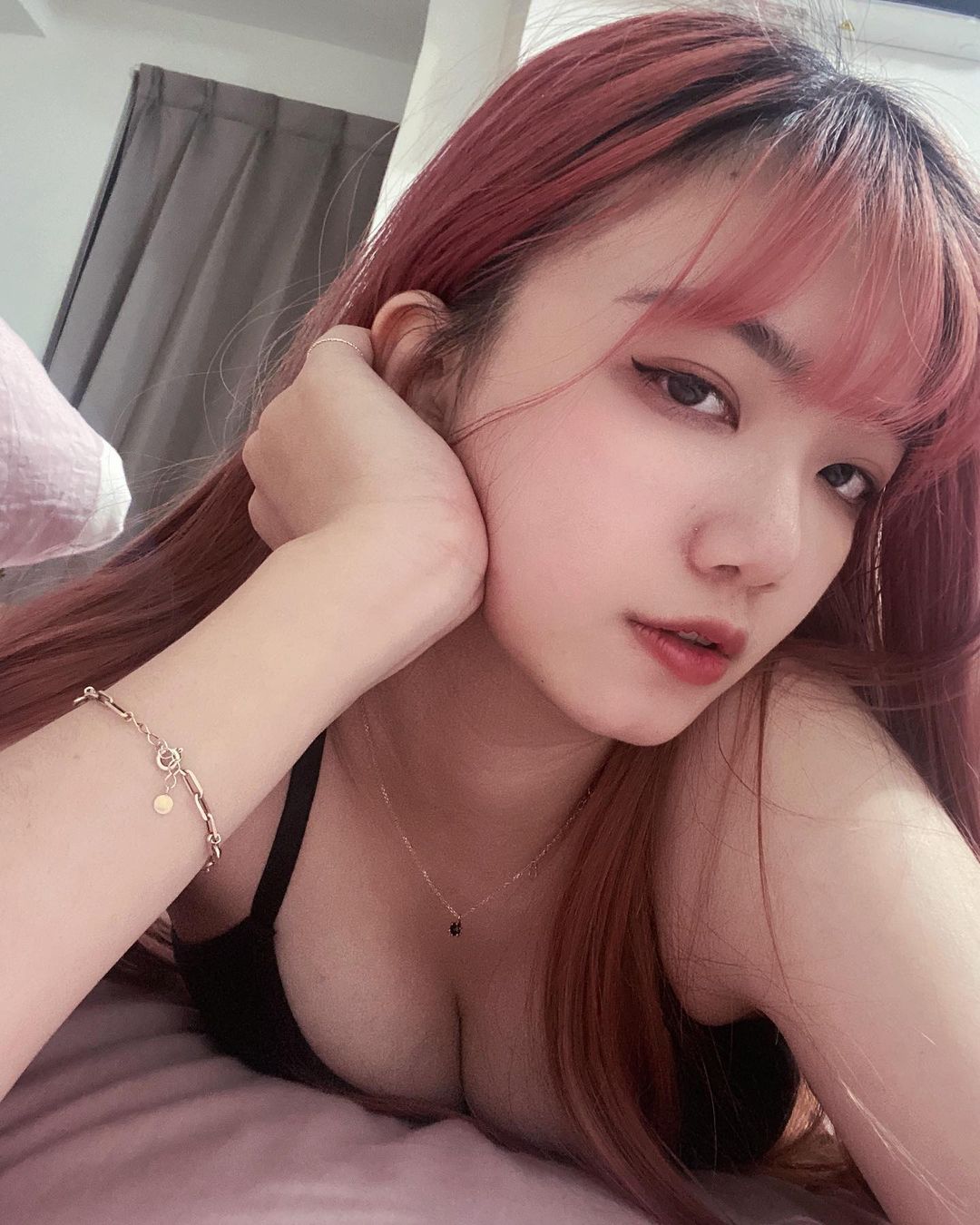 超愛打遊戲的電眼正妹~珈琳-第1章-图片24