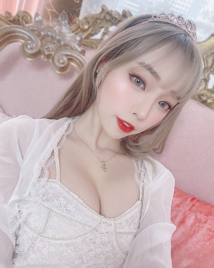 A puppet with a small face.-第1章-图片7