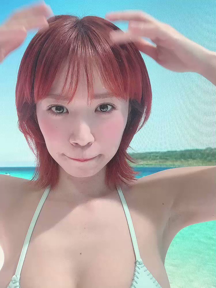 短髮好逆齡！巨乳寫真偶像菜乃花渾圓雙球險溢出泳衣！-第1章-图片16