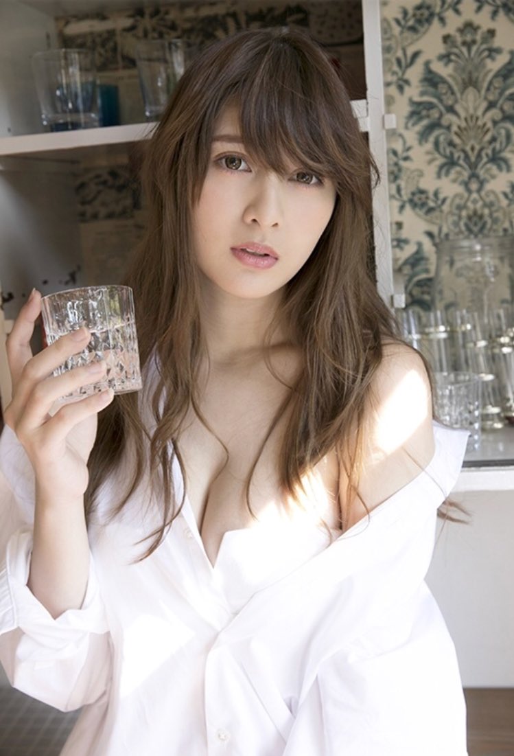 兄控「壞女人」也惹人愛！混血女神アンジェラ芽衣高顏值好身材最勾人！-第1章-图片40