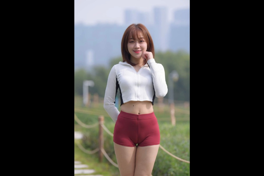 身材好的小姐姐-第1章-图片1