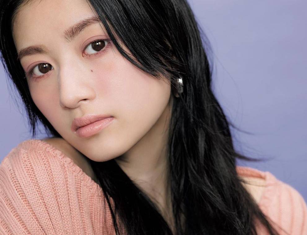 花季般的年齡美麗的女演員吉田明裡-第1章-图片6