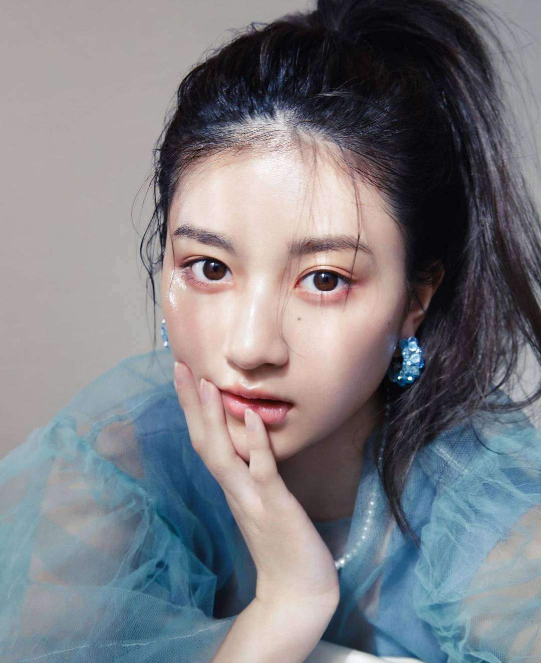 花季般的年齡美麗的女演員吉田明裡-第1章-图片8