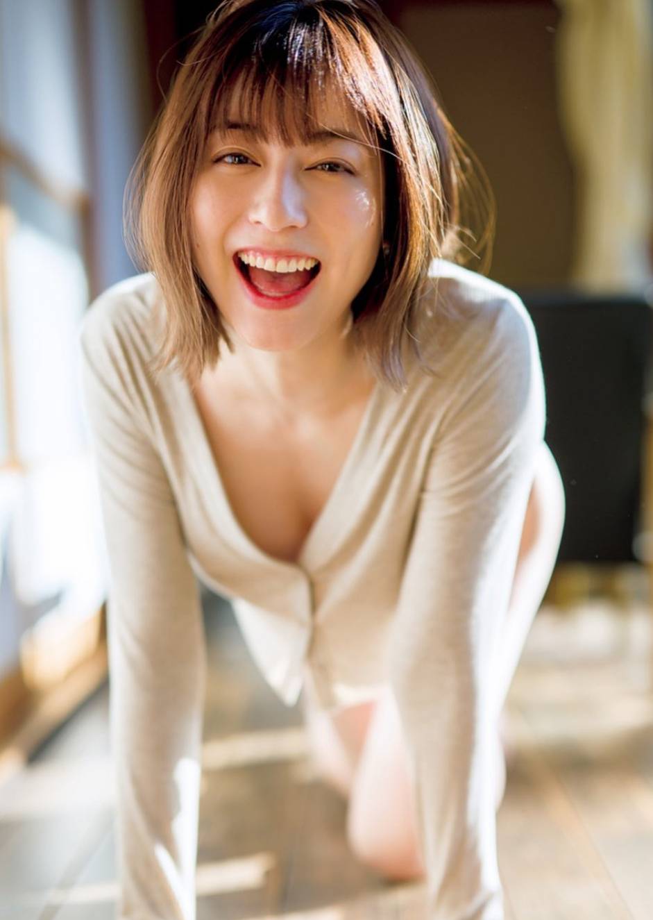 高挑身形與笑靨中顯露的迷人酒窩杉本 有美-第1章-图片6
