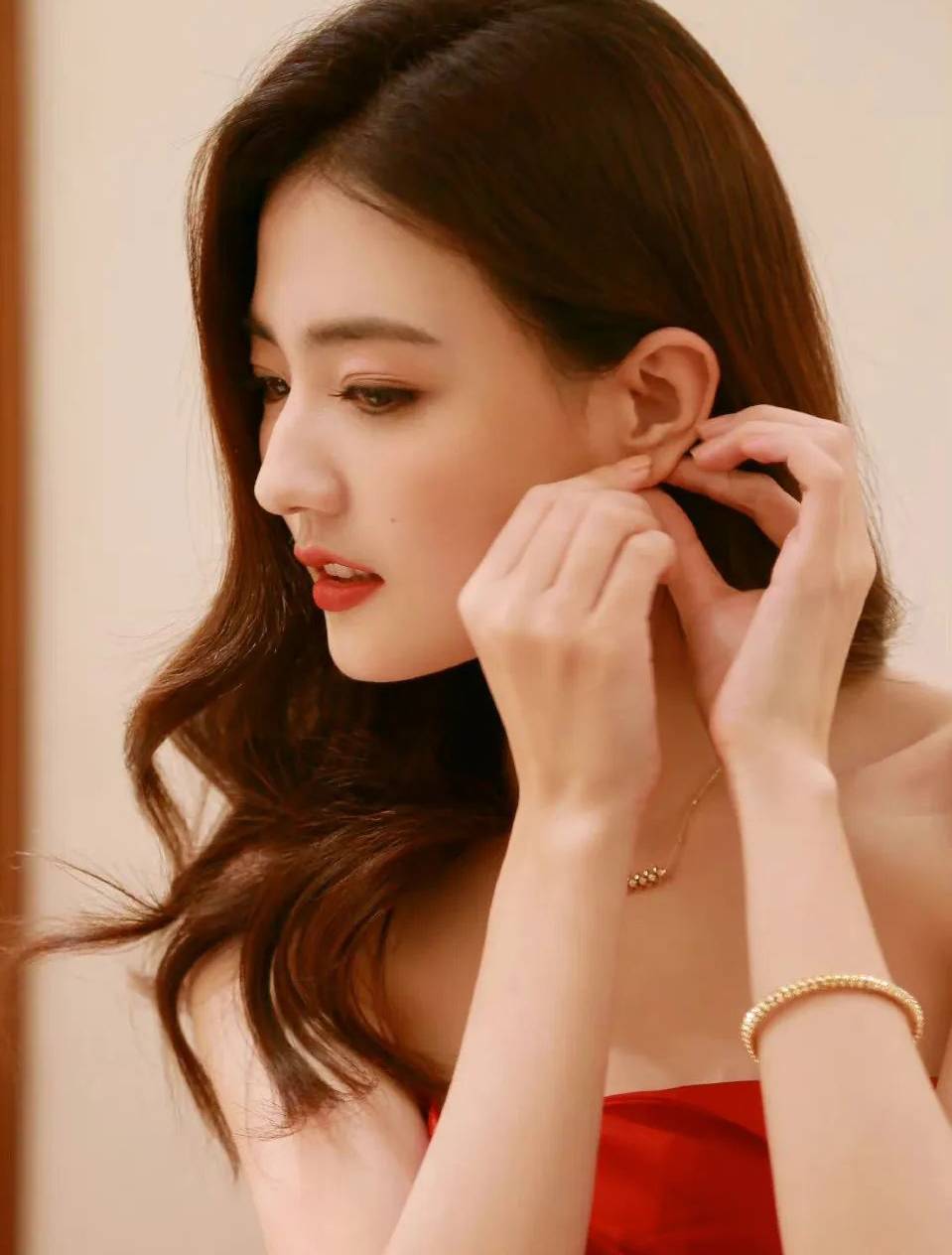 擁有一張精緻瓜子臉和逆天身材徐璐-第1章-图片2