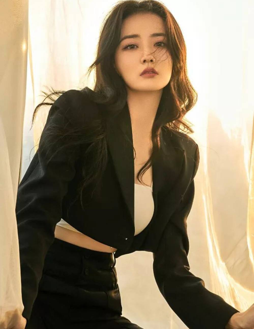 擁有一張精緻瓜子臉和逆天身材徐璐-第1章-图片9