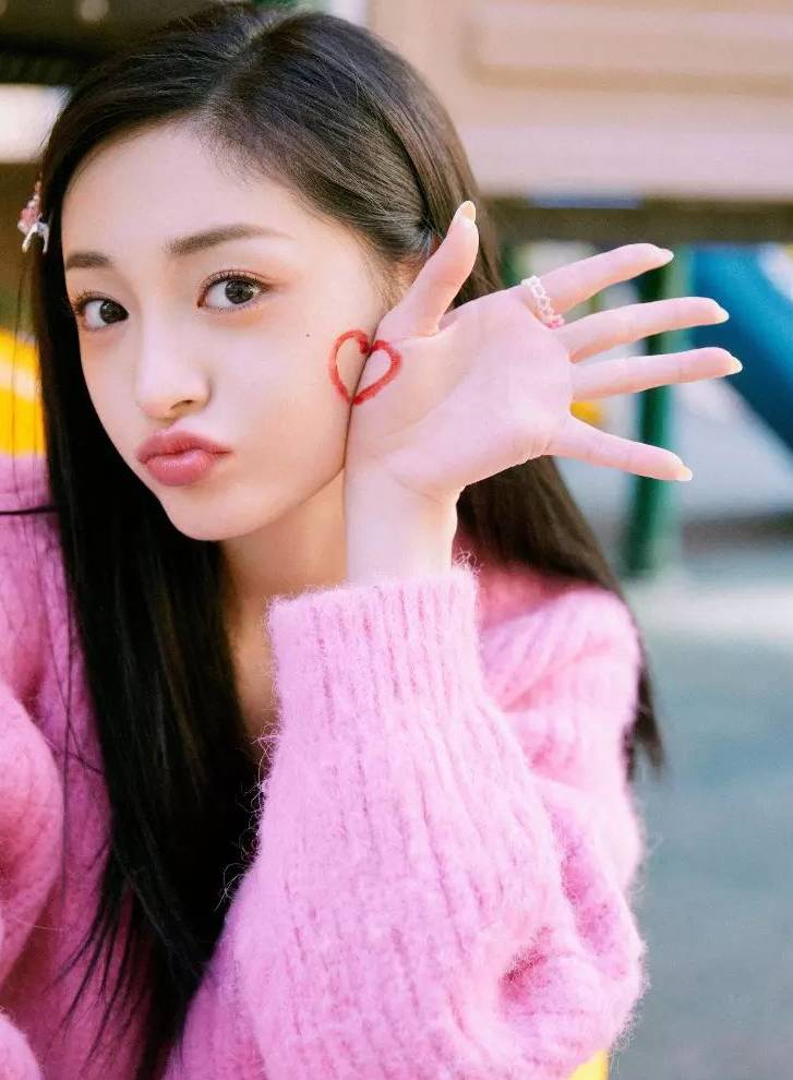 韓國女子團體I.O.I中唯一的中國成員周潔瓊-第1章-图片7