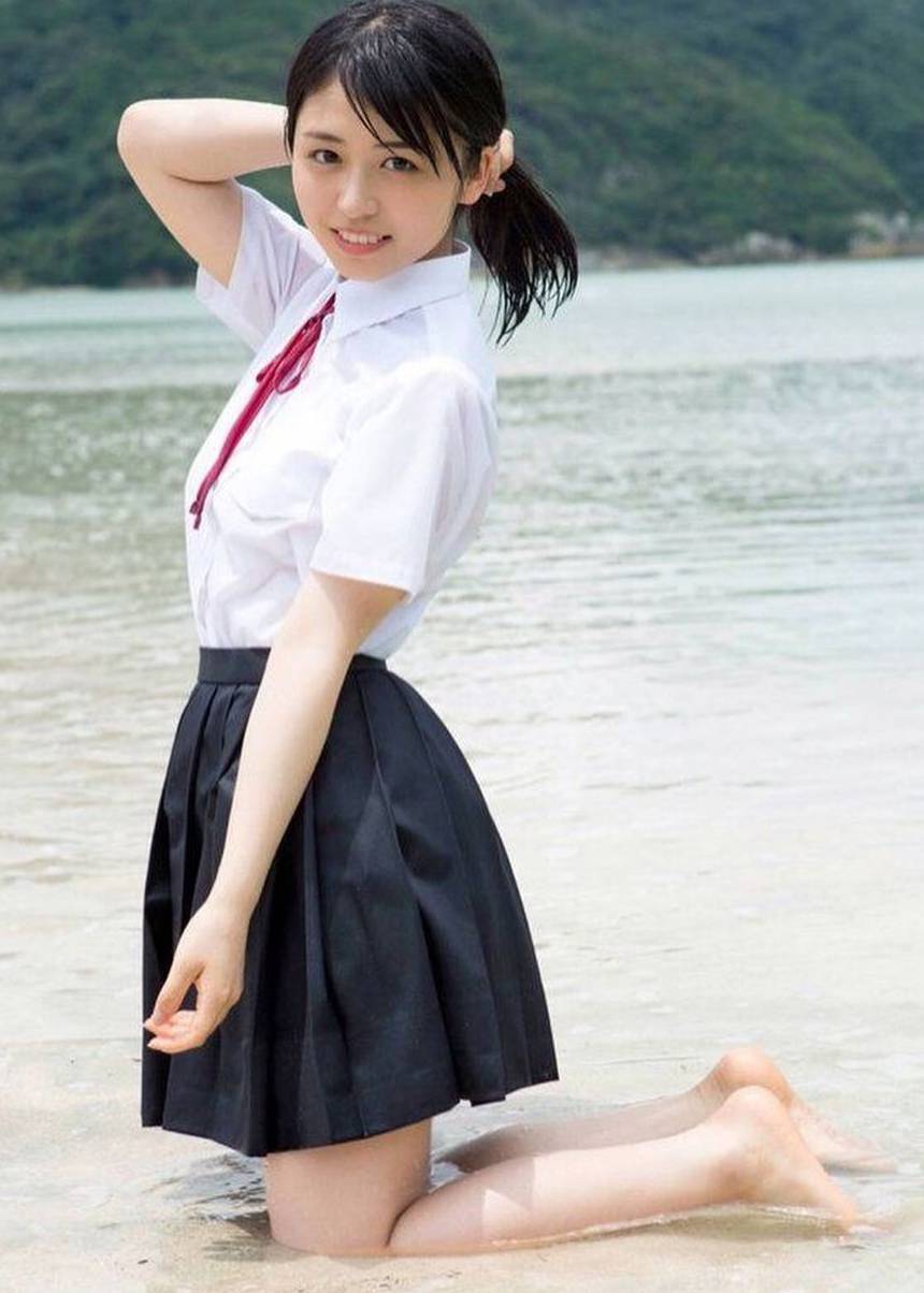 女性個人寫真集週榜銷量歷代第三位長濱禰留-第1章-图片4