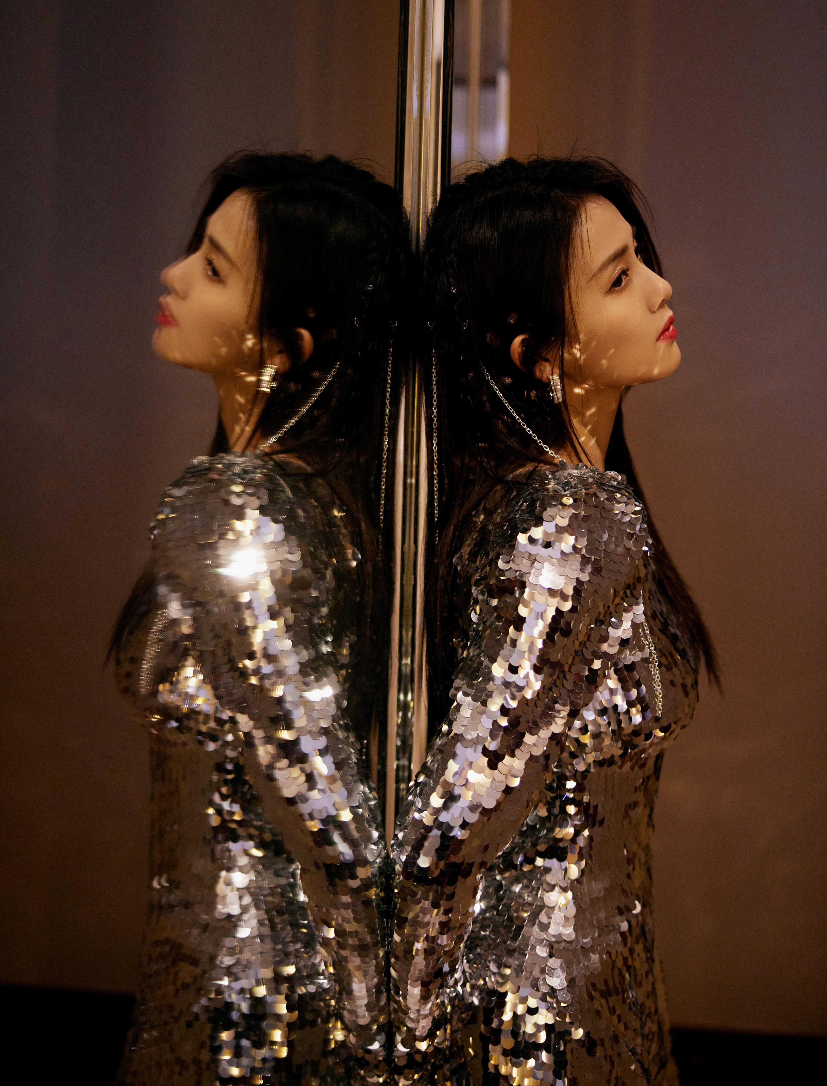 一襲亮銀綴薄紗—白鹿 [高清套圖]-第1章-图片6