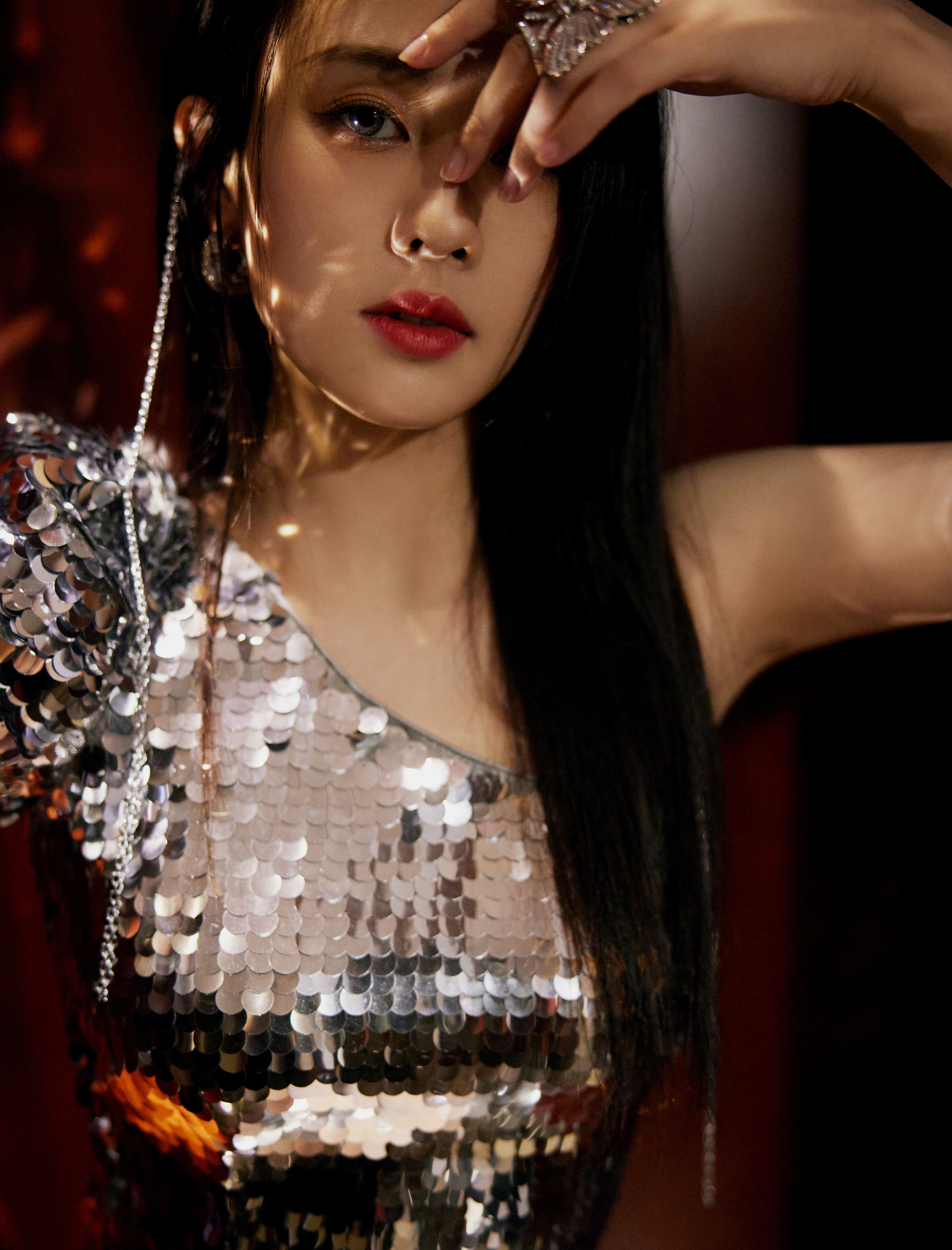 一襲亮銀綴薄紗—白鹿 [高清套圖]-第1章-图片7