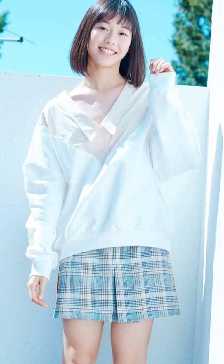 憑借透明感的容貌，出演許多廣告和電影矢崎希菜-第1章-图片5