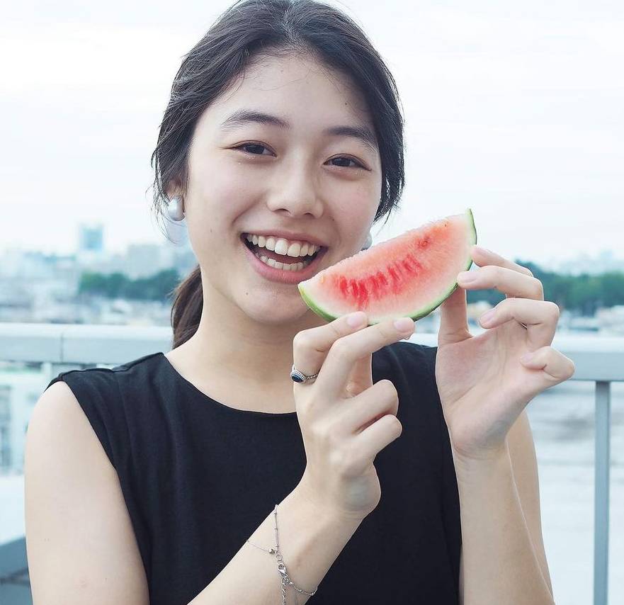 憑借透明感的容貌，出演許多廣告和電影矢崎希菜-第1章-图片6