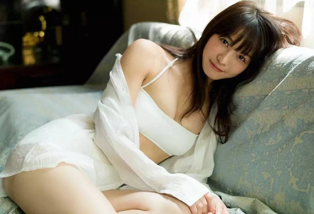 日菲混血女星是甜美與火辣的綜合體傳谷英里香-第1章-图片3