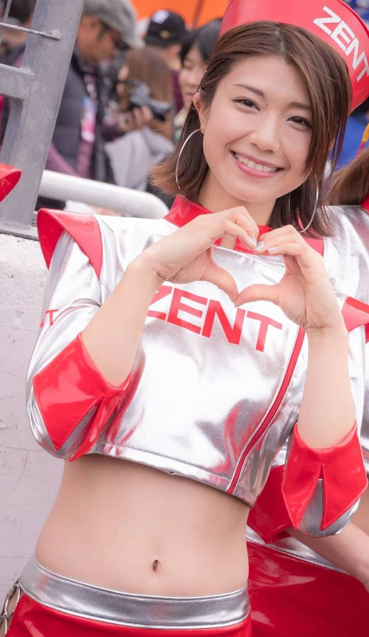 賽車女郎進軍日本寫真界一炮而紅-第1章-图片8
