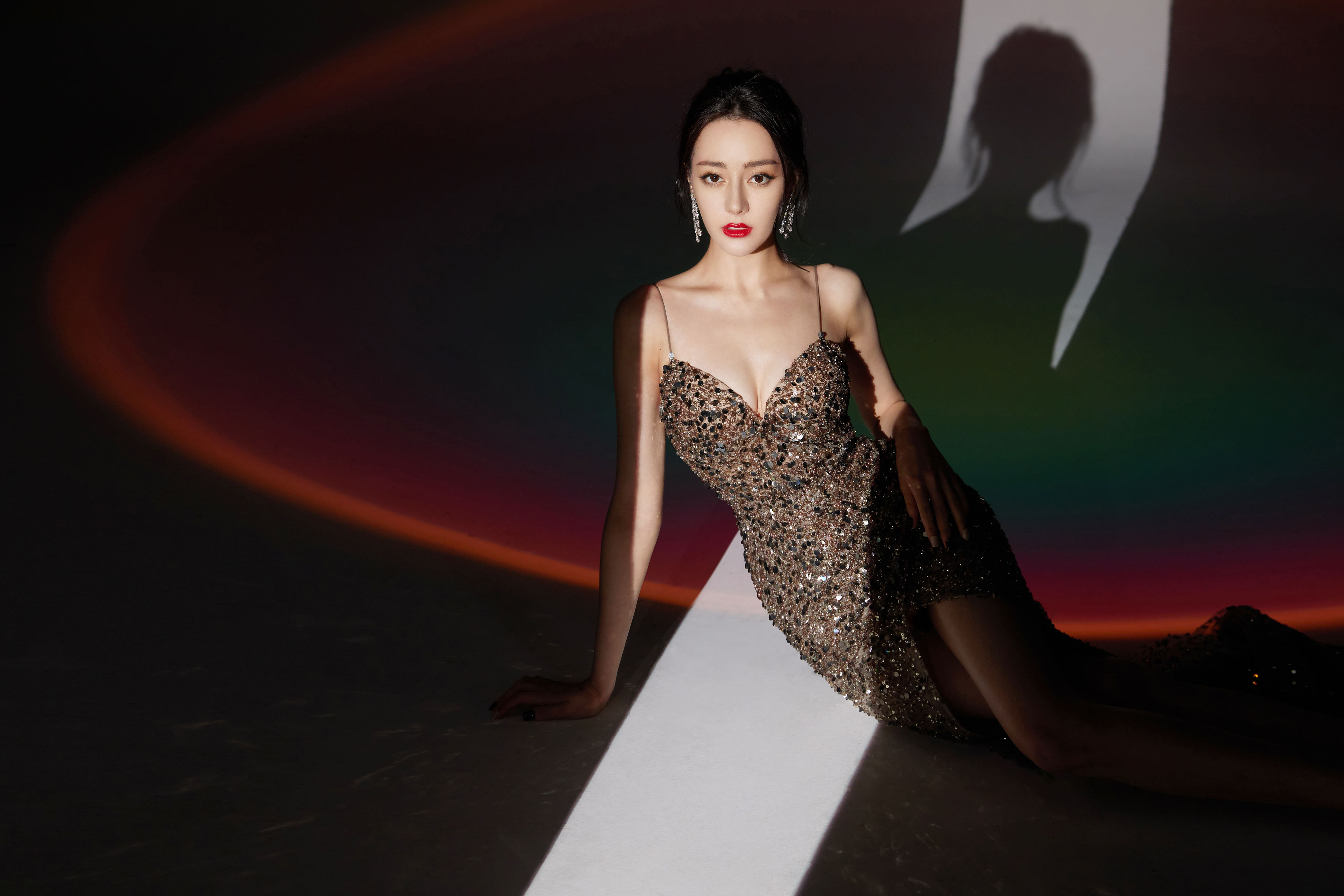 低胸晚宴服—迪麗熱巴[高清套圖]-第1章-图片1