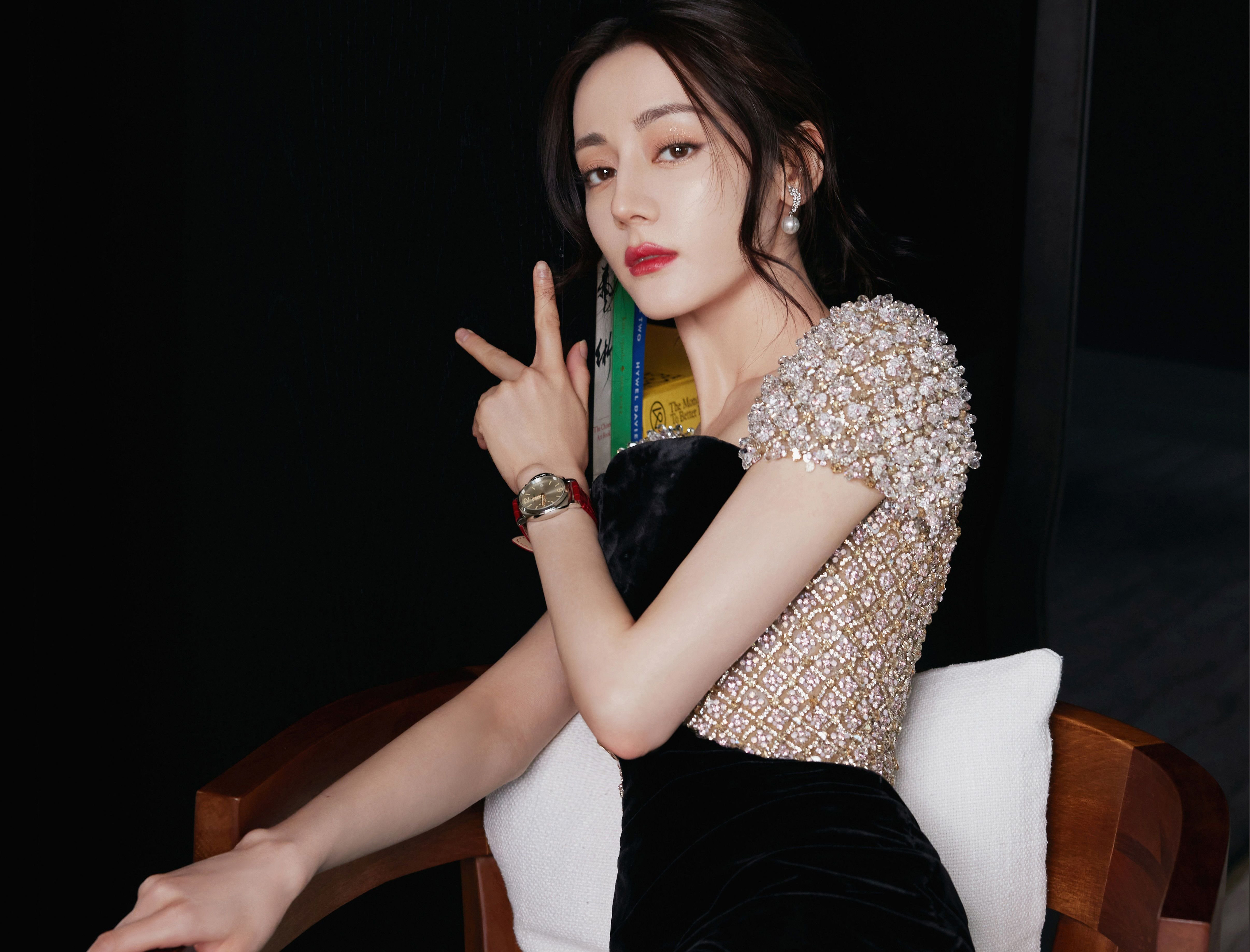 低胸晚宴服—迪麗熱巴[高清套圖]-第1章-图片12