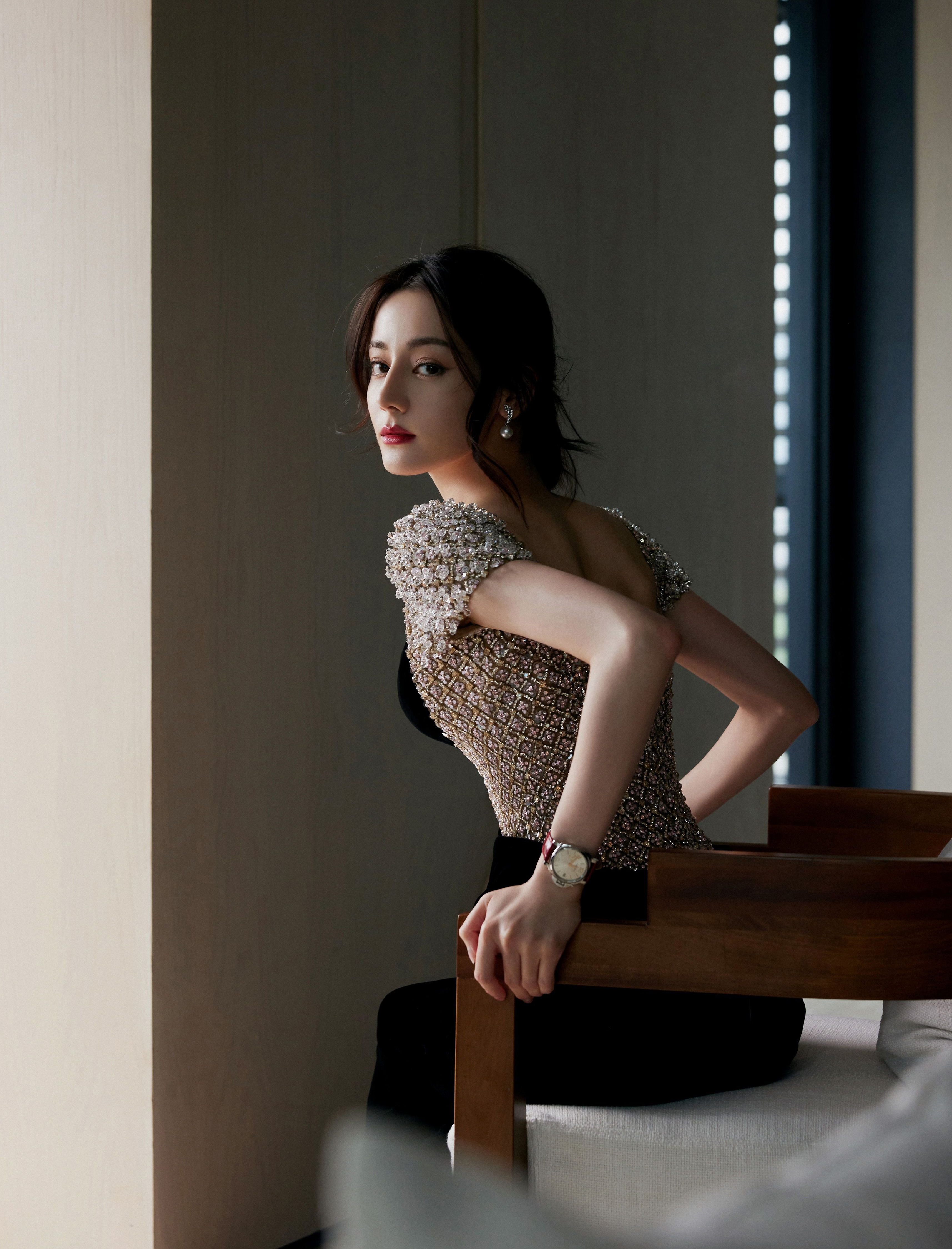 低胸晚宴服—迪麗熱巴[高清套圖]-第1章-图片15