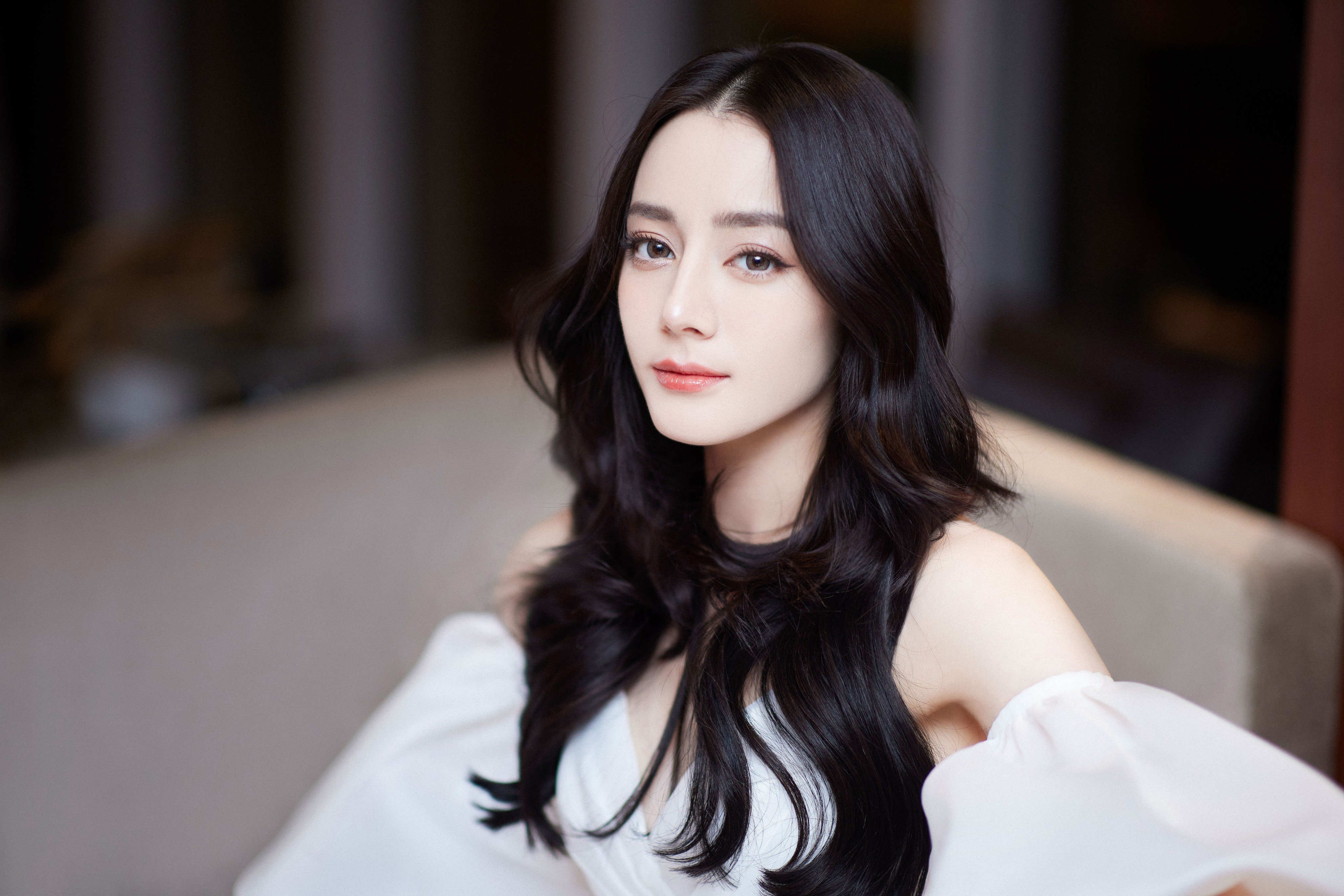 素白意純潔—迪麗熱巴[高清套圖]-第1章-图片1