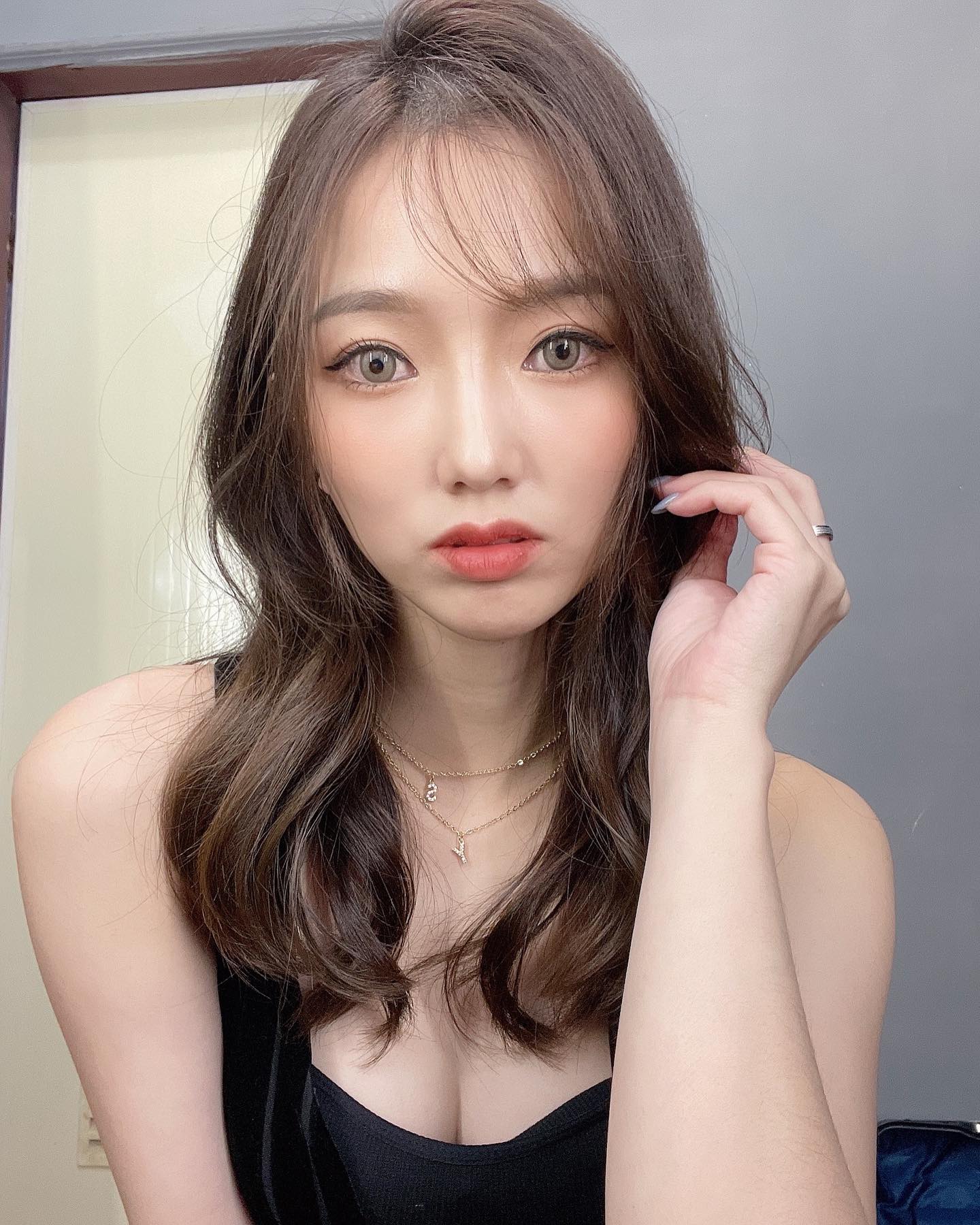 Sister “SunnyYang” is exaggerated... Taking off the dress is so stunning-第1章-图片2