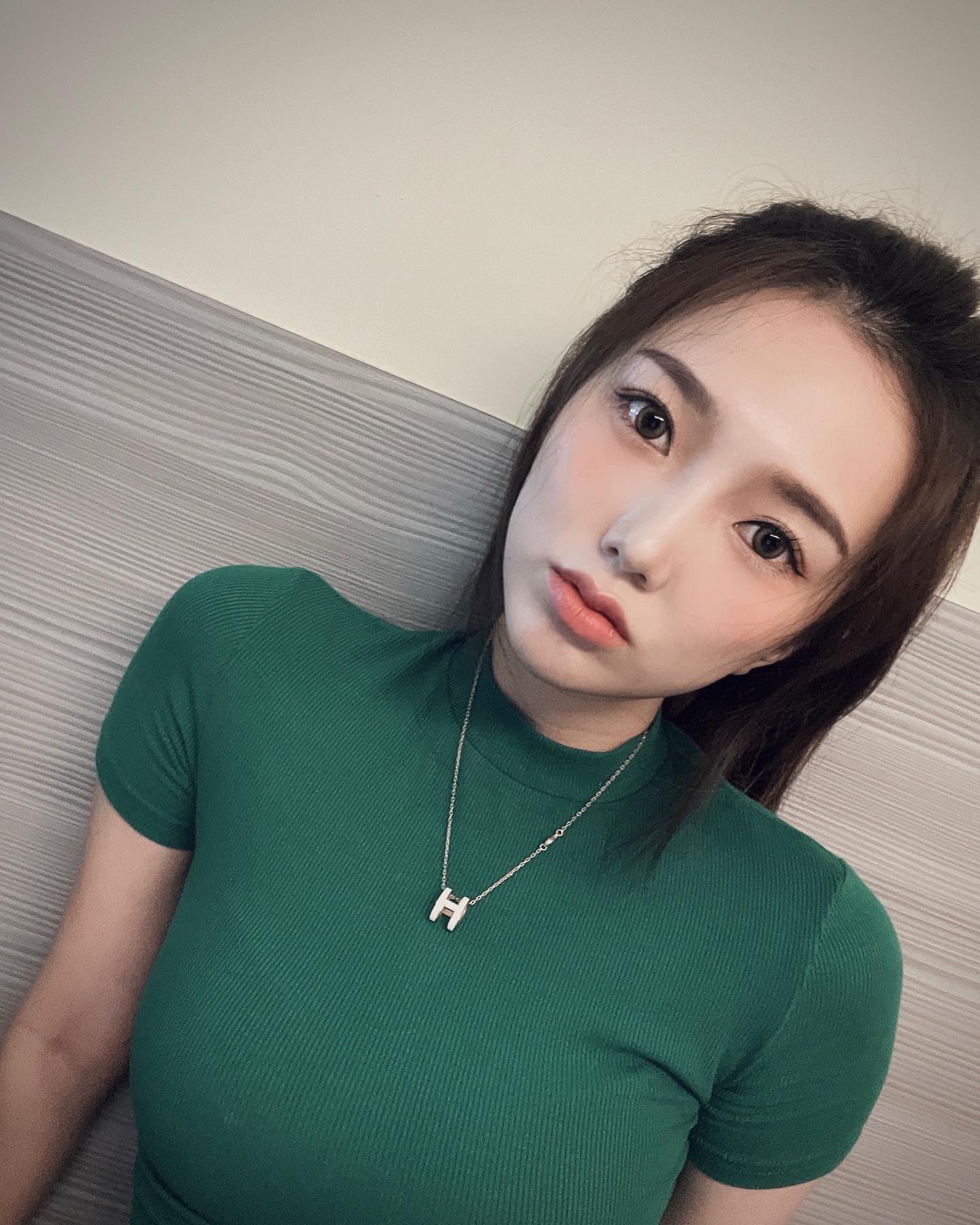 Sister “SunnyYang” is exaggerated... Taking off the dress is so stunning-第1章-图片3