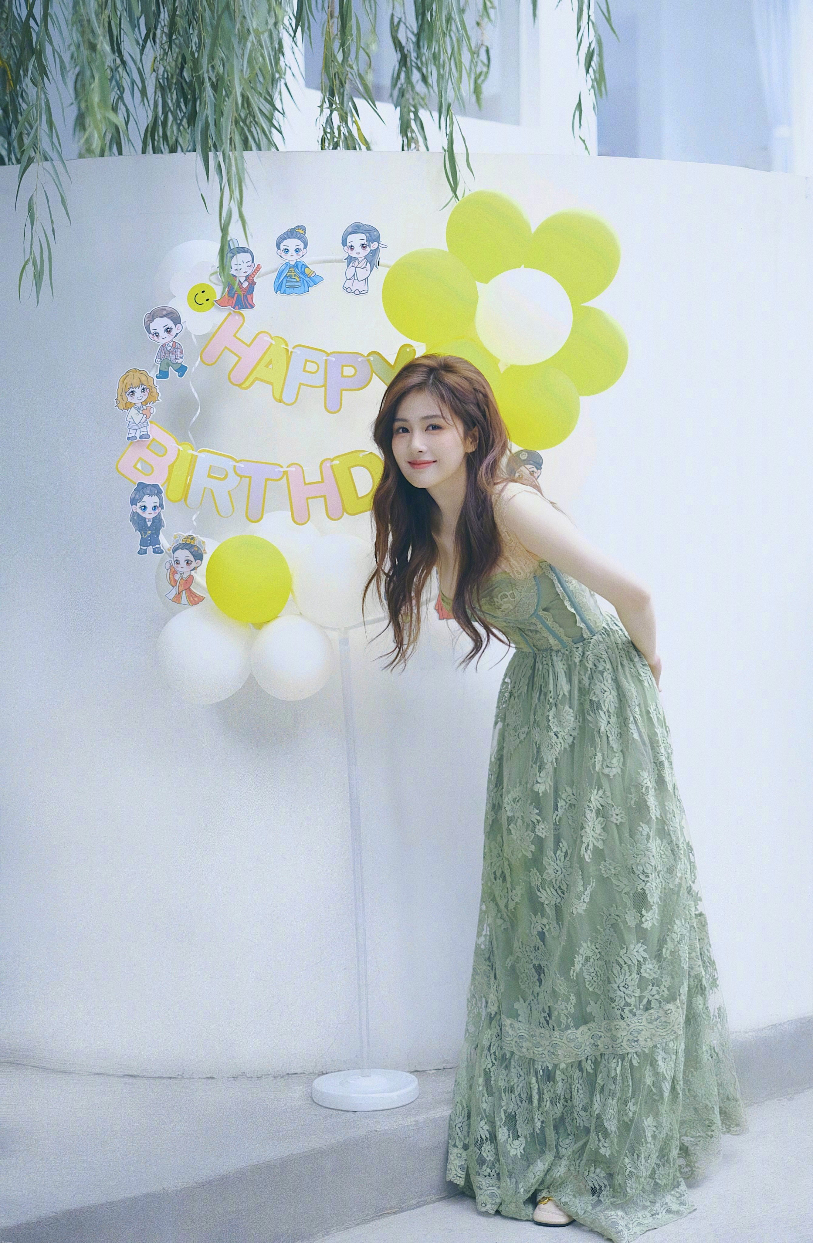 一身碧綠歡慶生—白鹿 [高清套圖]-第1章-图片6