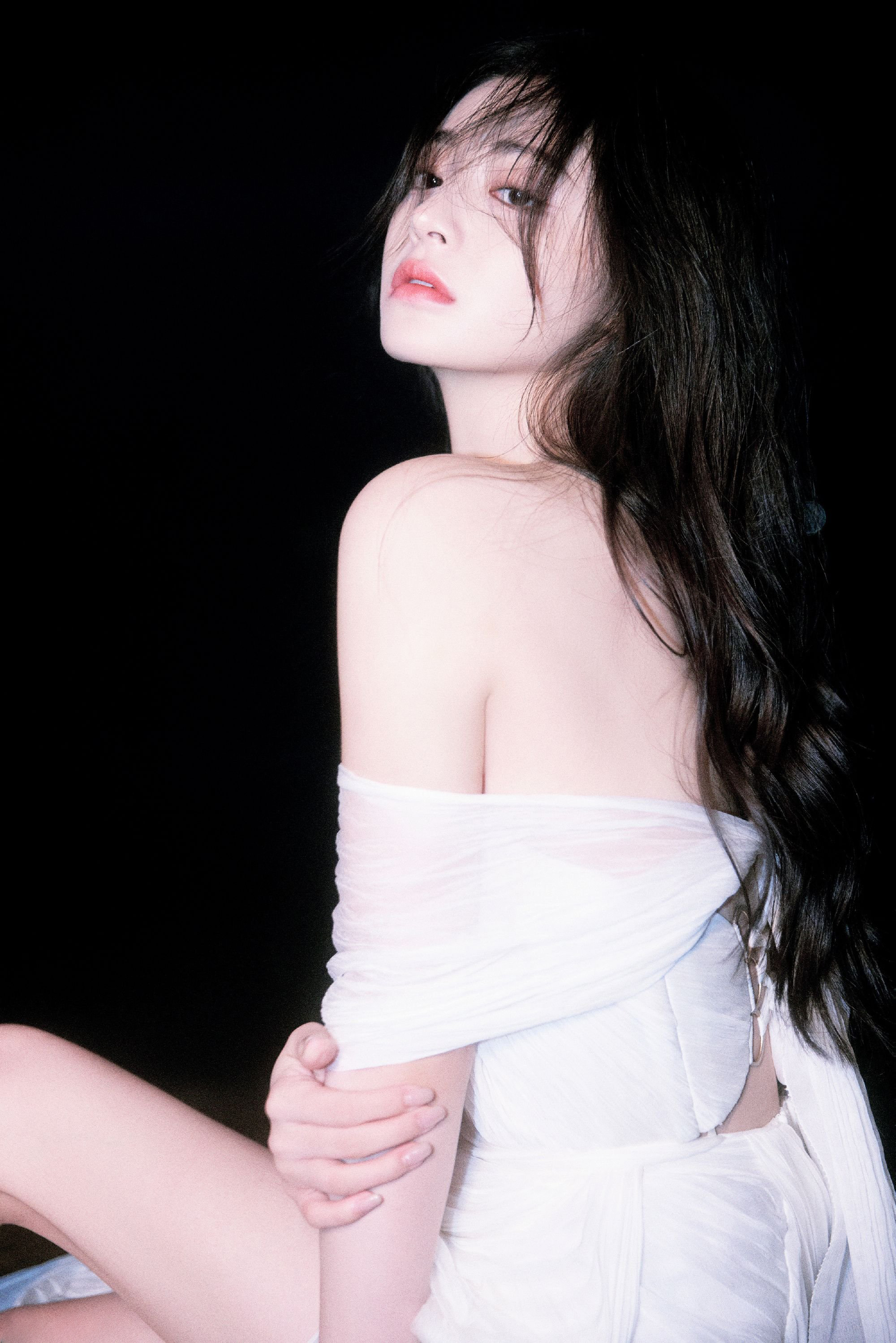 現代古典集一身—周潔瓊[套圖]-第1章-图片3