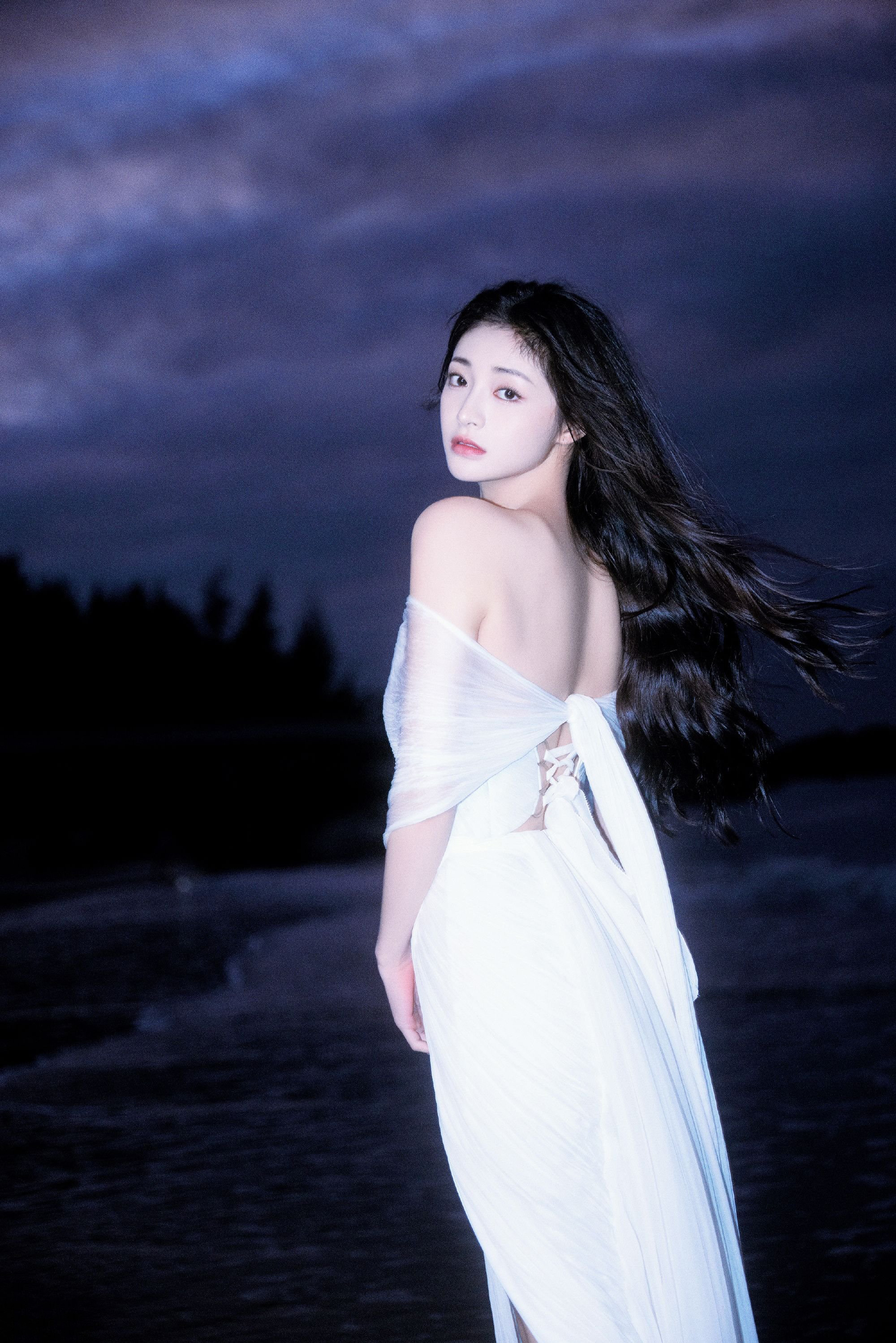 現代古典集一身—周潔瓊[套圖]-第1章-图片6