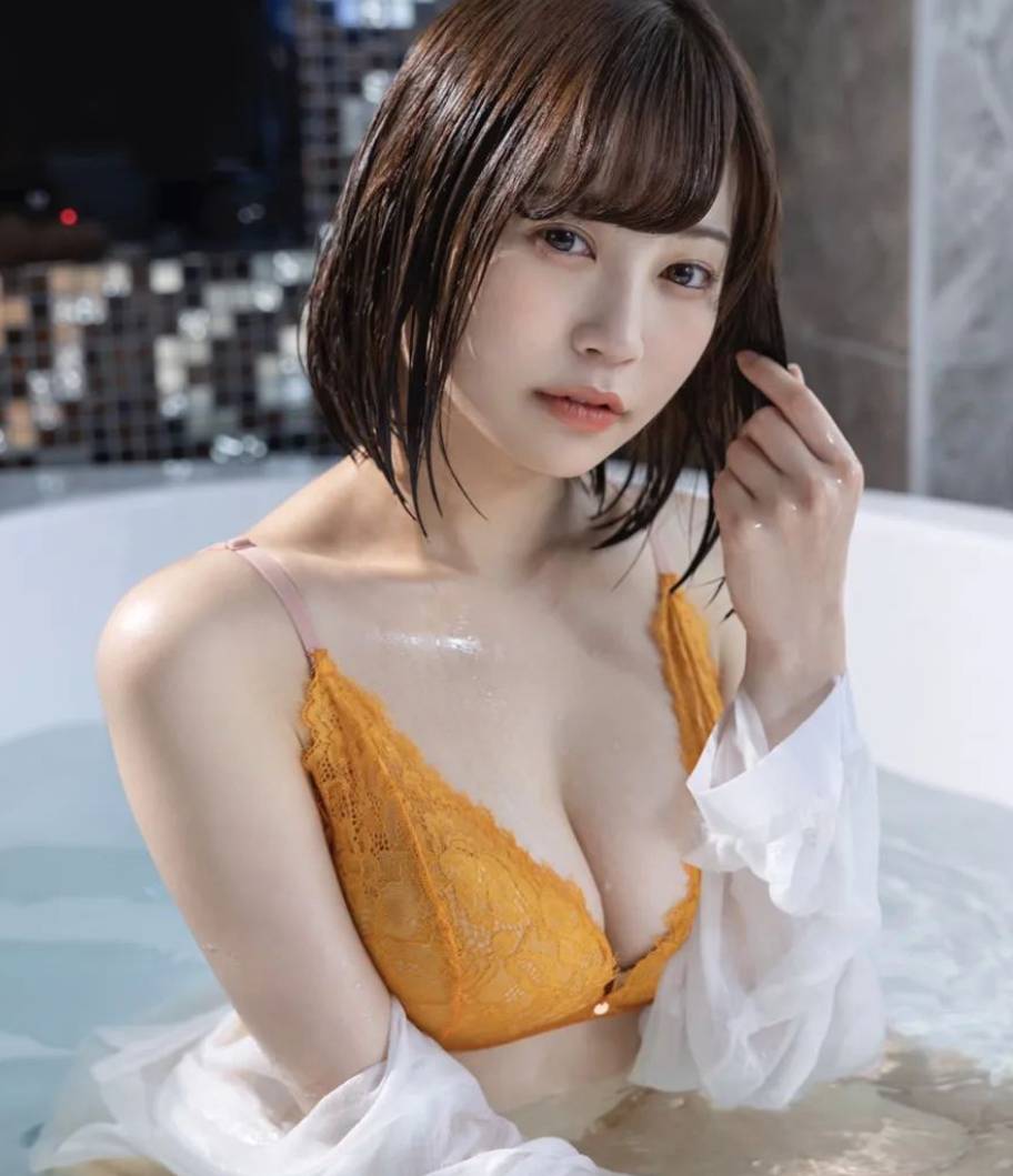 G級小隻馬火辣身材曝光天宮花南-第1章-图片8