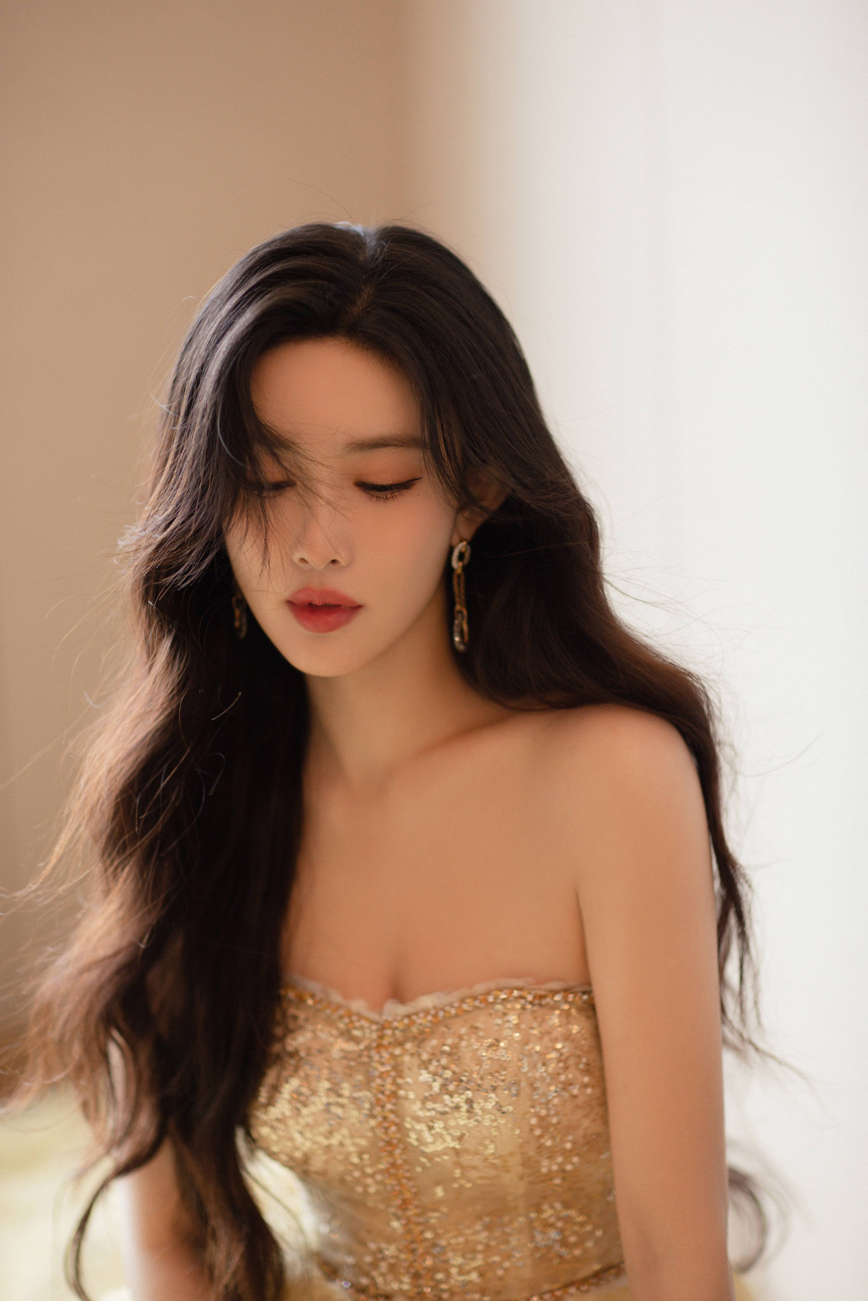 抹胸禮服顯嬌嫩—孟子義[高清套圖]-第1章-图片7