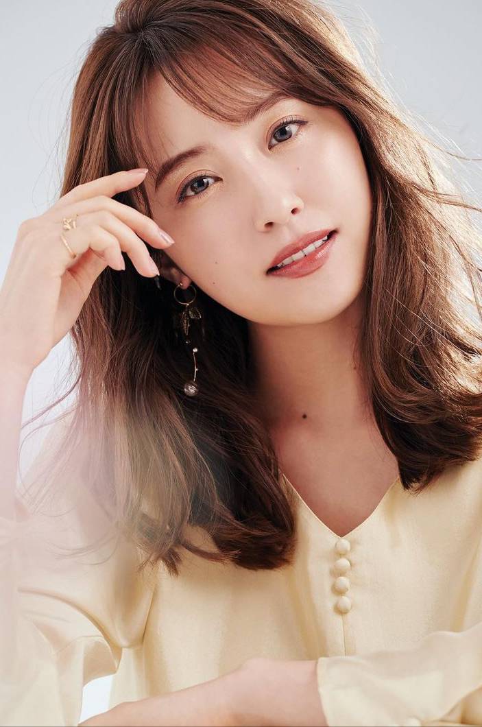 女子偶像團體前成員時尚雜誌常規模特兒衛藤美彩-第1章-图片1