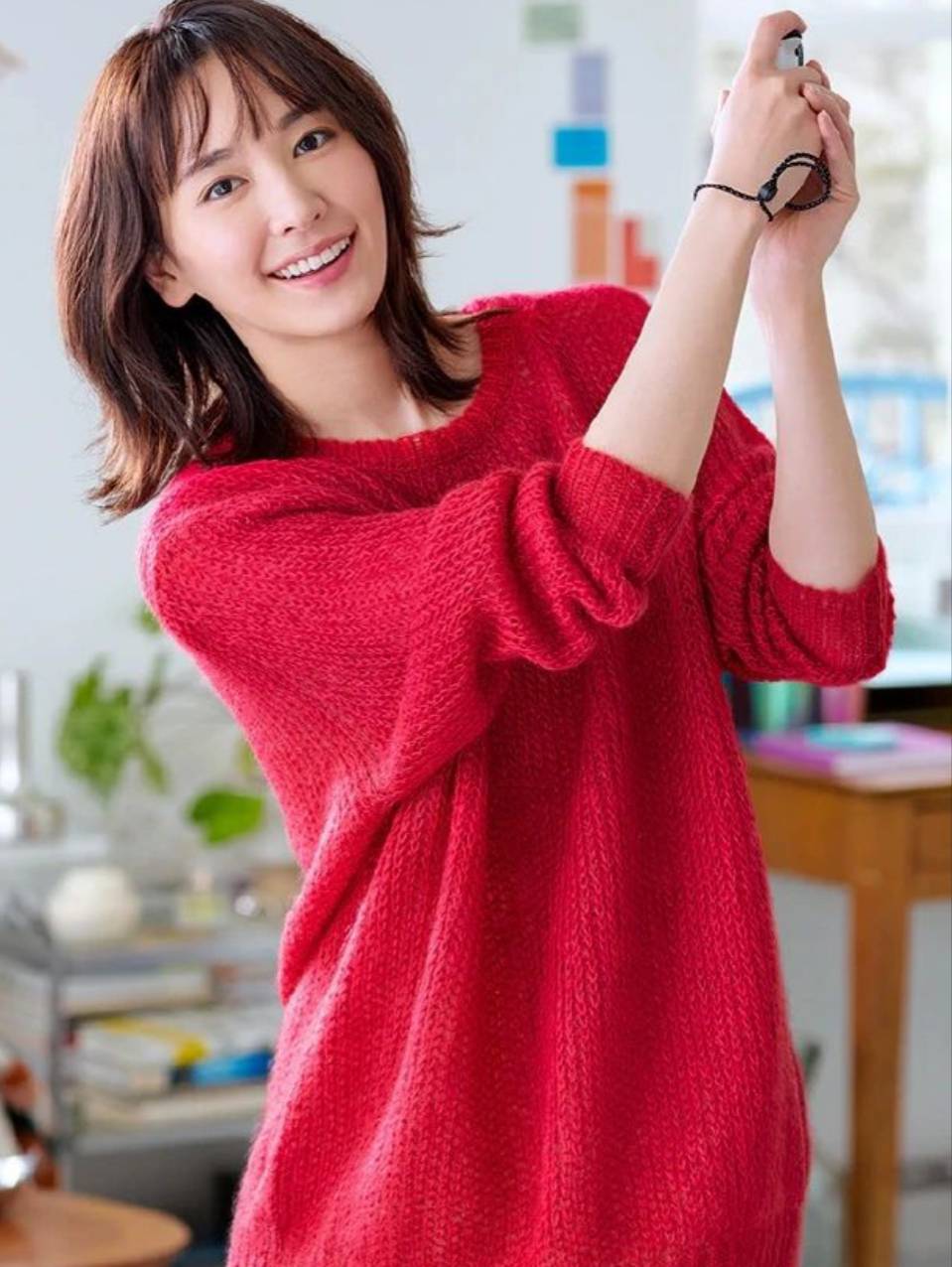 日本女演員、歌手及模特兒登上《VOCE》雜誌8月號新垣結衣-第1章-图片3
