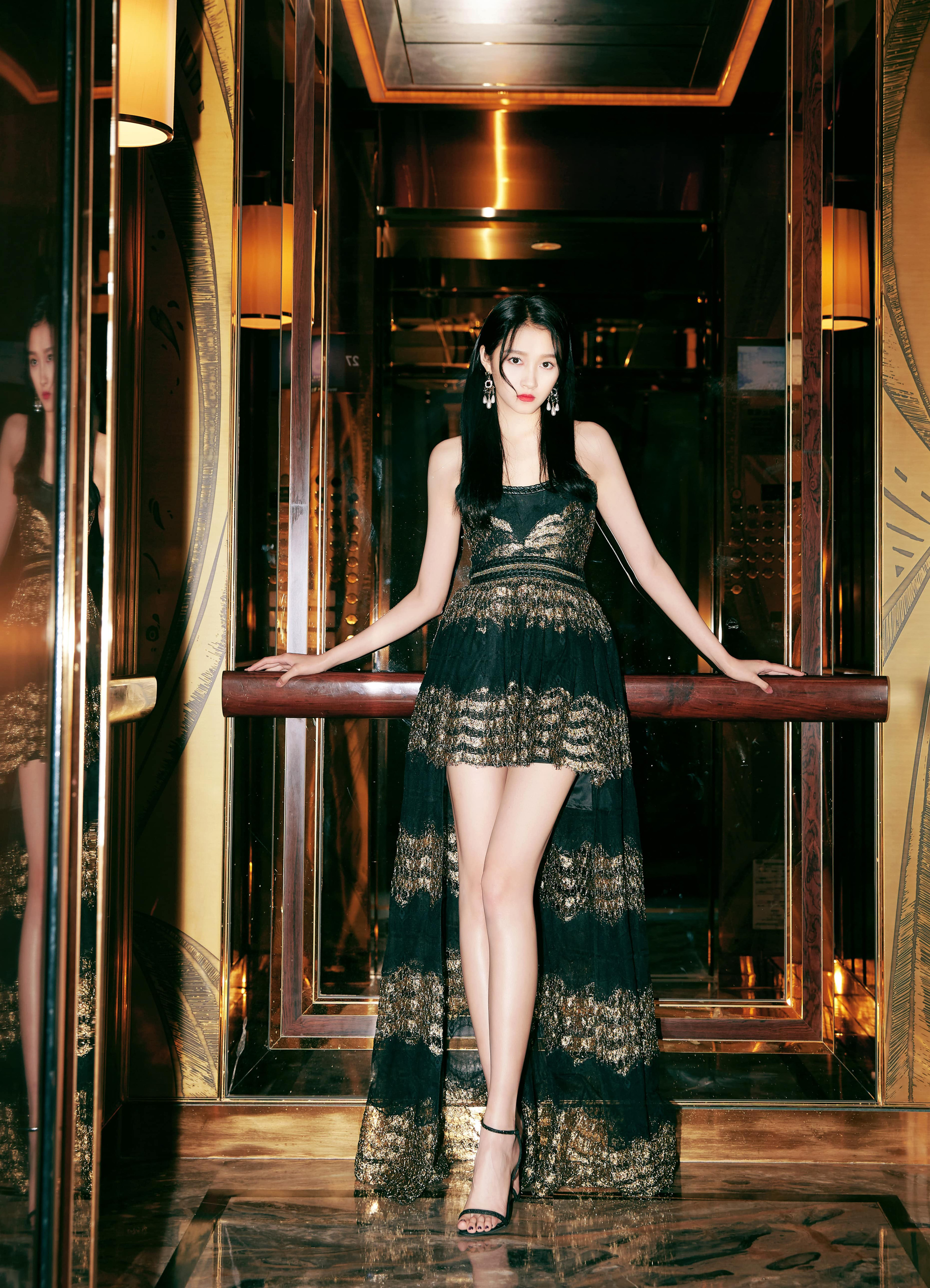 小洋裝大長腿—關曉彤[高清套圖]-第1章-图片12