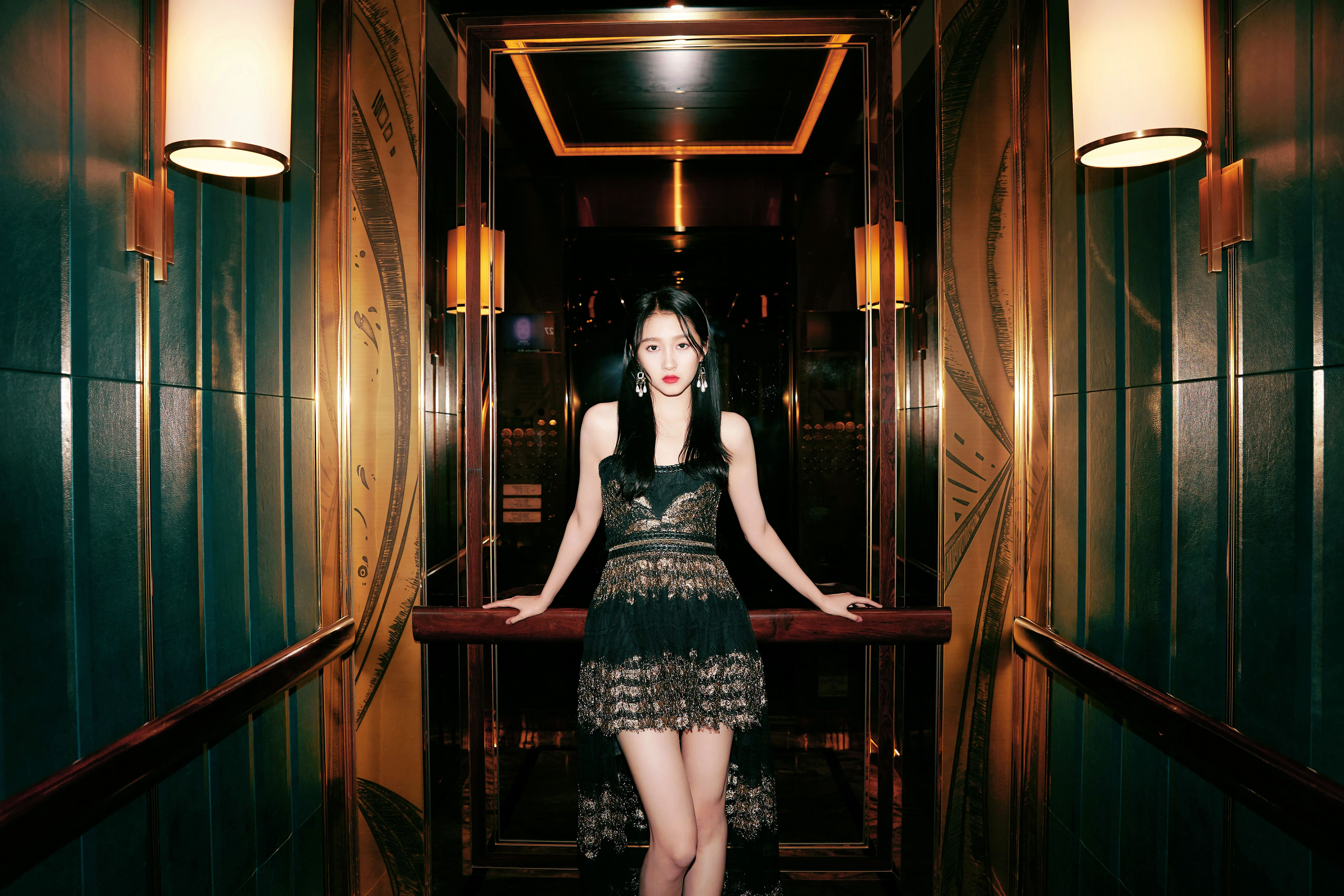 小洋裝大長腿—關曉彤[高清套圖]-第1章-图片13