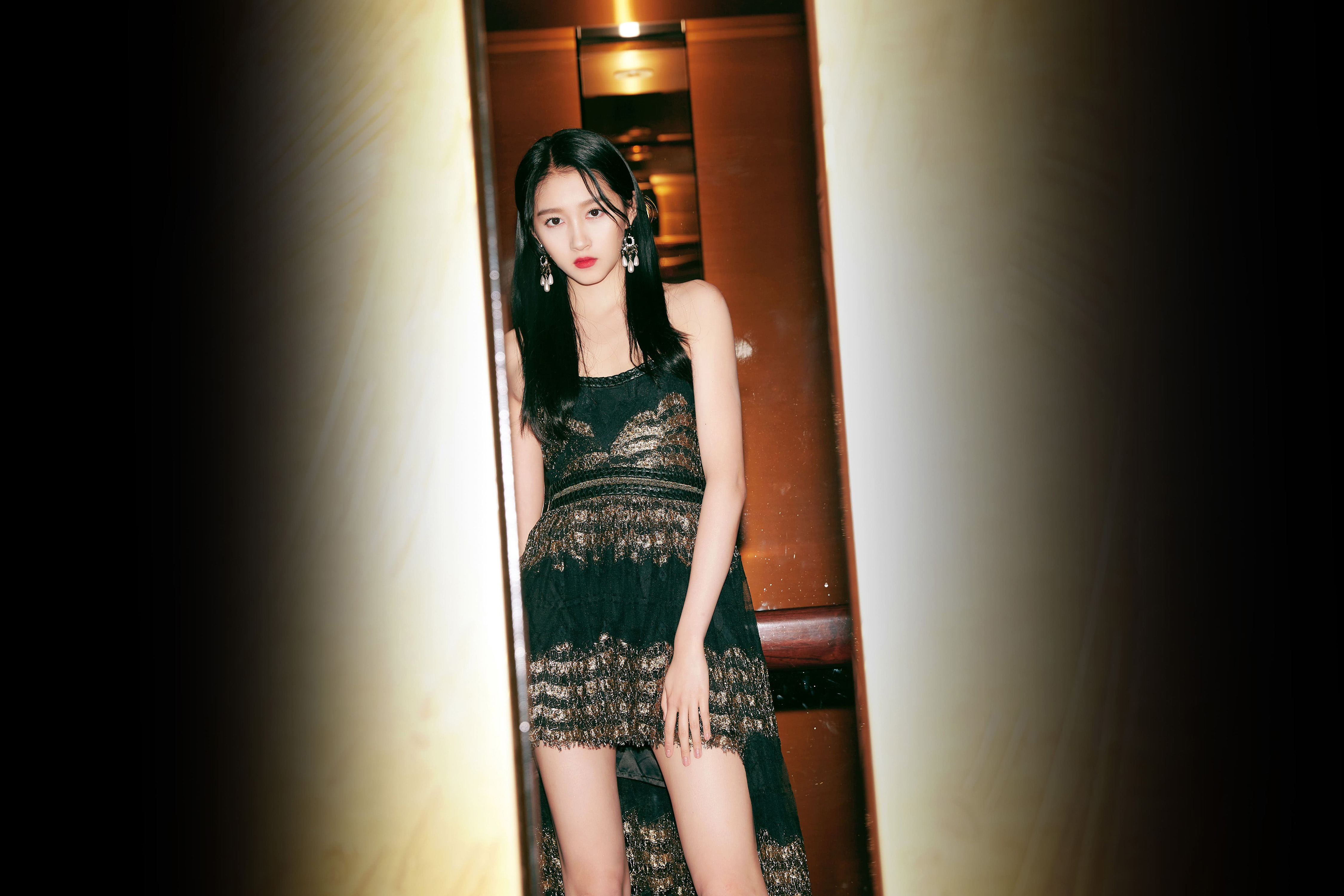 小洋裝大長腿—關曉彤[高清套圖]-第1章-图片14