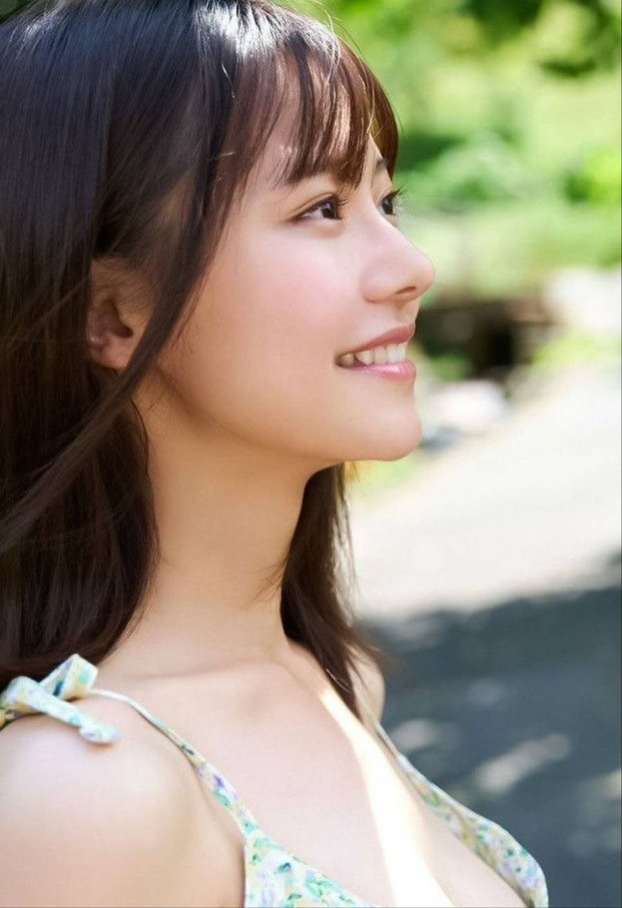 「史上最靚奸角」人氣急升 乘勢推出性感水著寫真淺倉唯-第1章-图片2