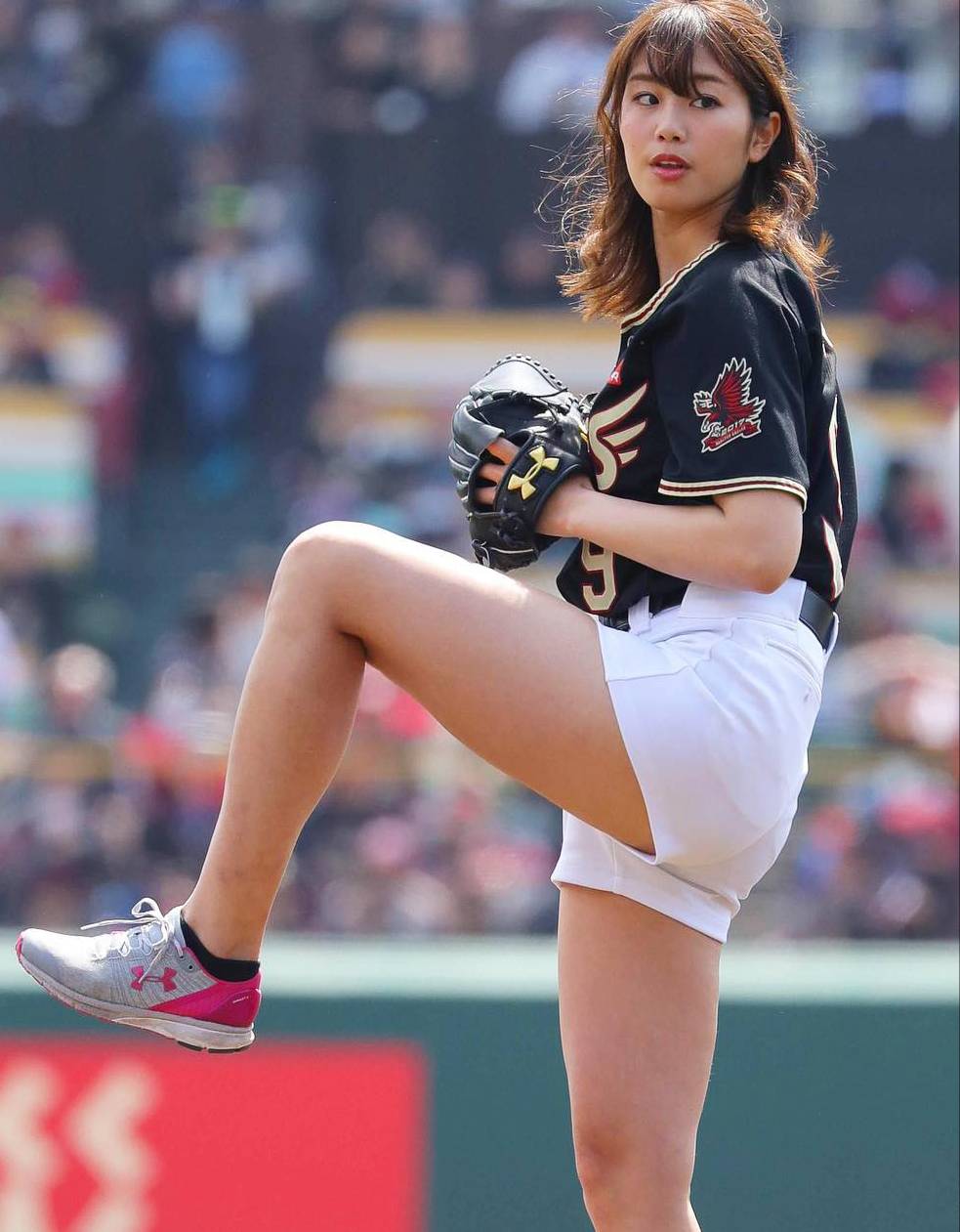 棒球女神秀結實香肩網友大讚好有魅力稻村亞美-第1章-图片7