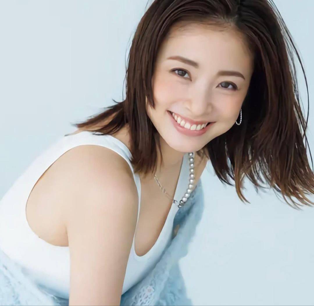 日本女演員、歌手紅潤氣色跟傲人上圍上戶彩-第1章-图片3