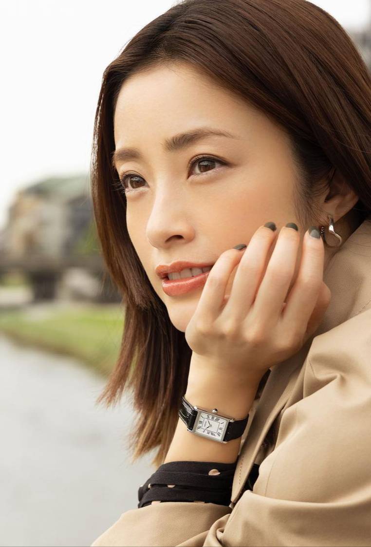 日本女演員、歌手紅潤氣色跟傲人上圍上戶彩-第1章-图片5