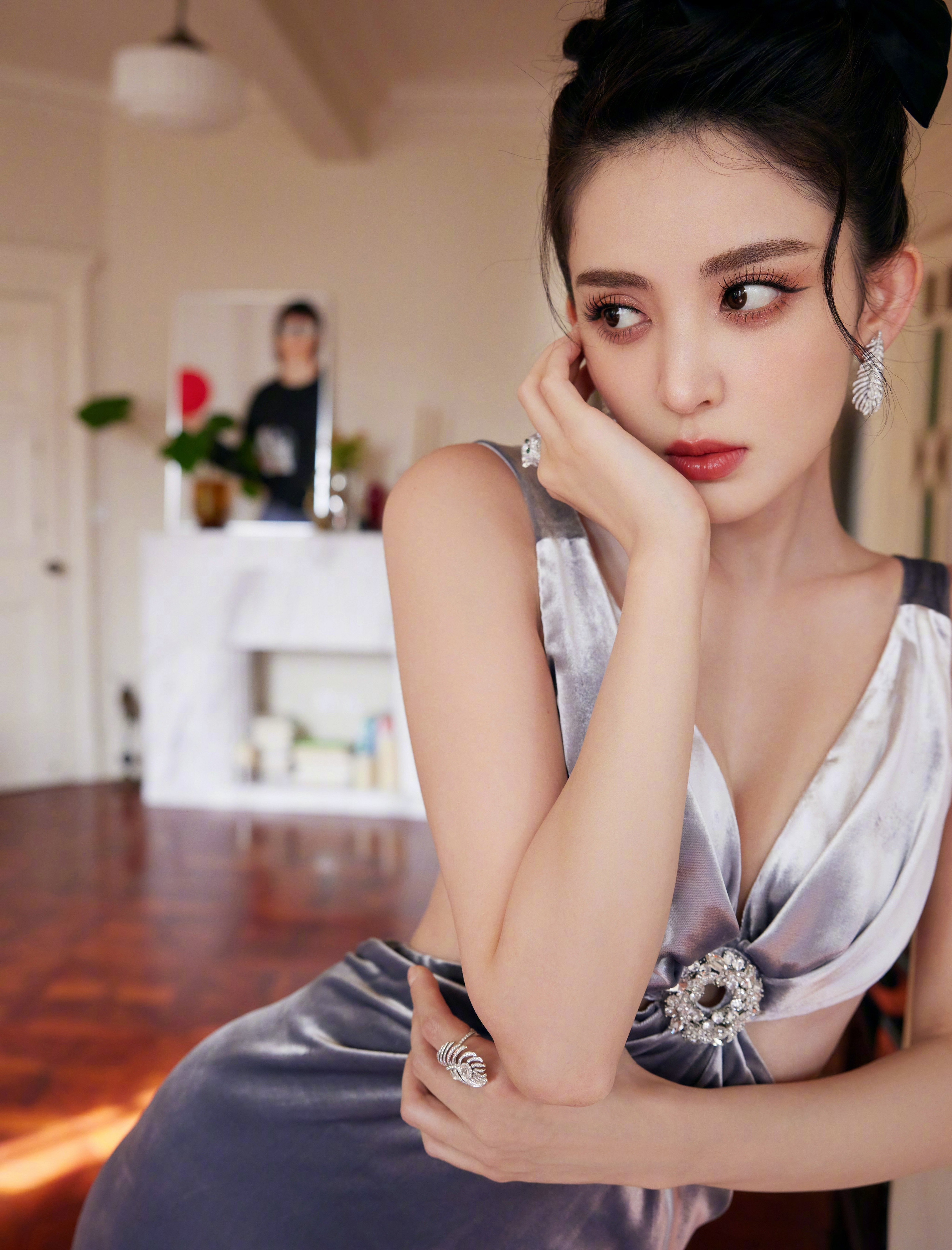 盛裝待晚宴—古力娜扎[高清套圖]-第1章-图片2