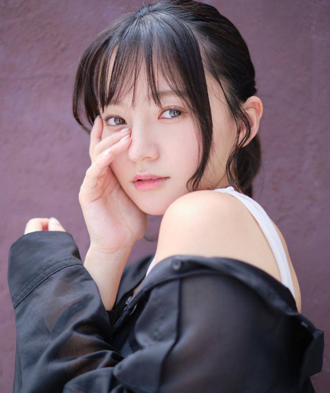 稚氣的臉龐及小而巧的身材吸引大批粉絲喜愛西永彩奈-第1章-图片8