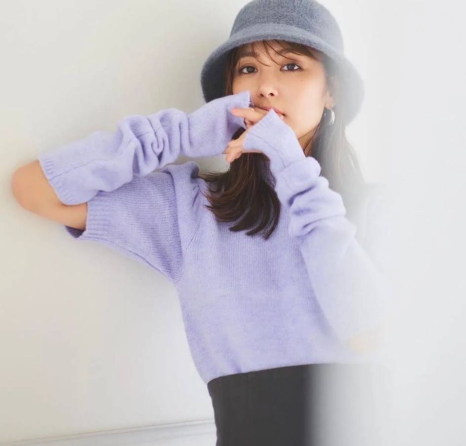 寫真集尺度還非常大膽，裸身重點部位若隱若現石川戀