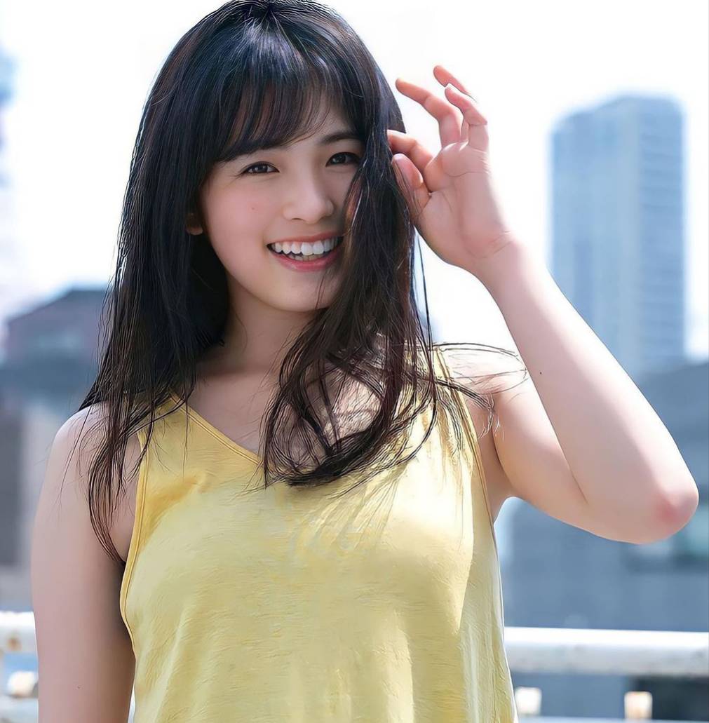 女子偶像團體成員、Youtuber，服飾品牌社長大園桃子