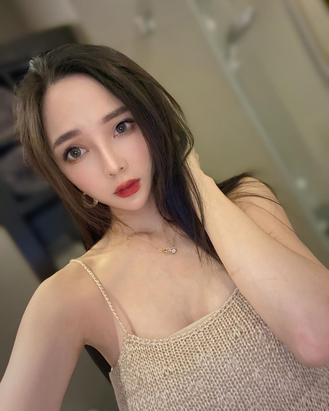 Long-haired beauty 