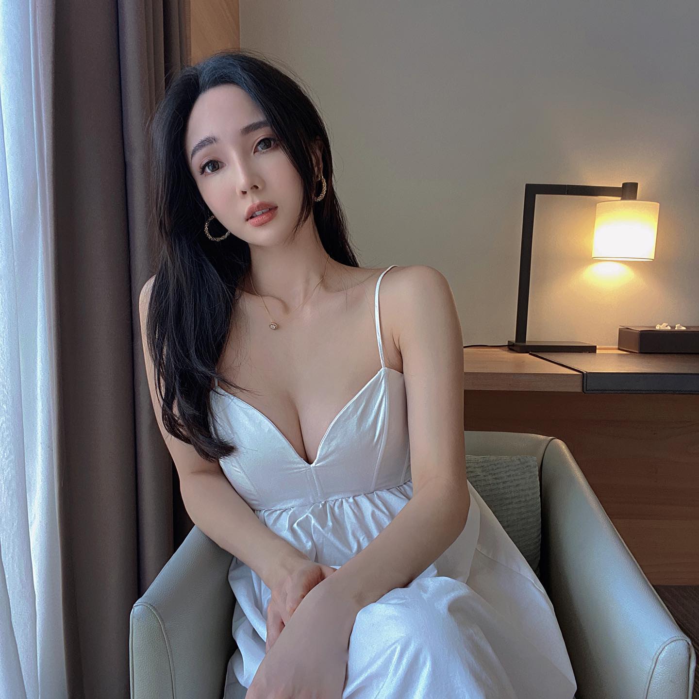 Long-haired beauty 